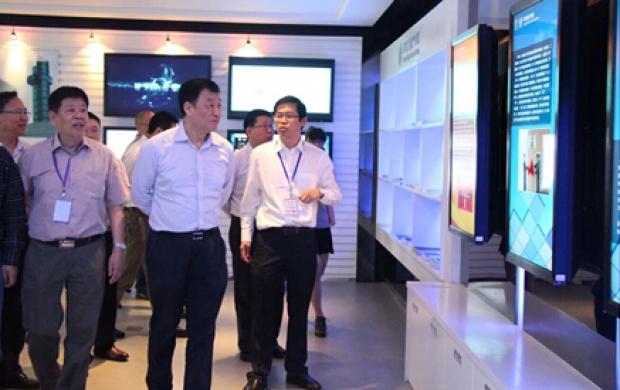 浙江省常委、寧波市委書記劉奇調(diào)研學(xué)校寧波產(chǎn)業(yè)園